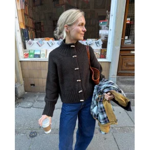Hannah Jacket - strikkekit fra PetiteKnit