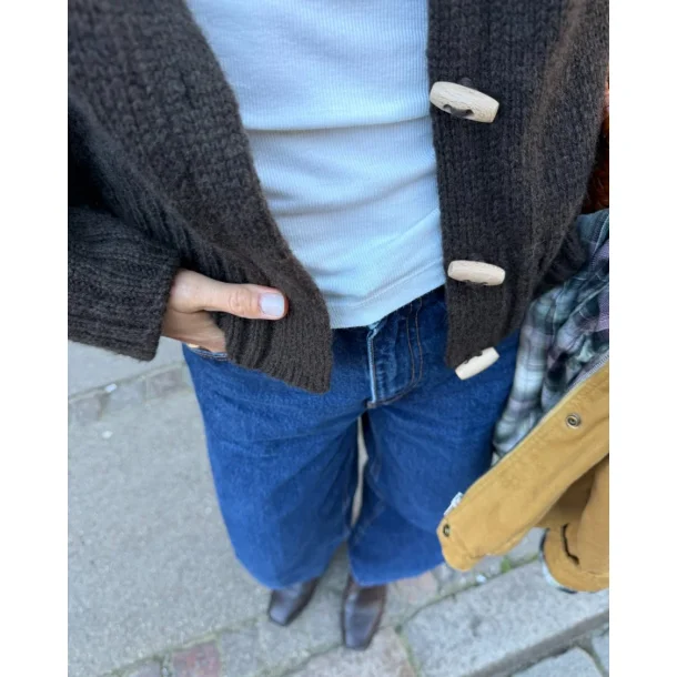 Hannah Jacket - Strikkeopskrift fra PetiteKnit