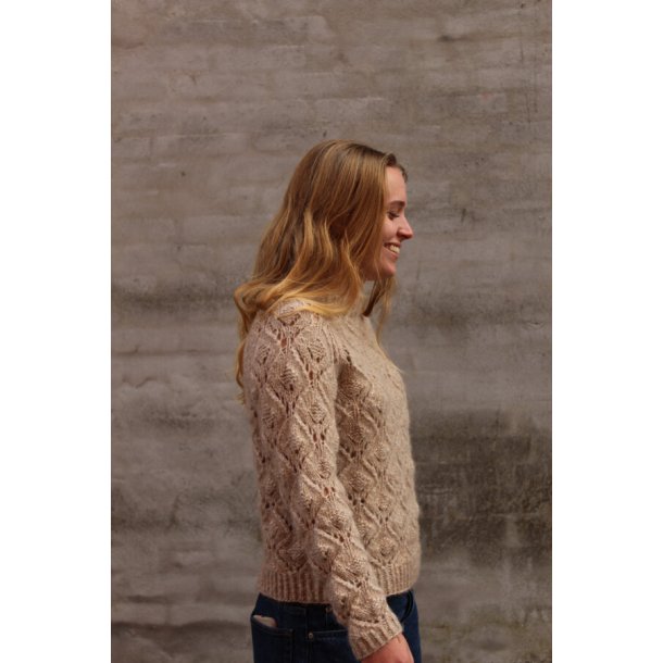 Hortensia Sweater - Strikkekit i Snefnug fra CaMaRose