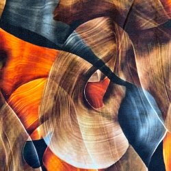 Stof med grafisk mnster i jordfarver pr 0,25 m