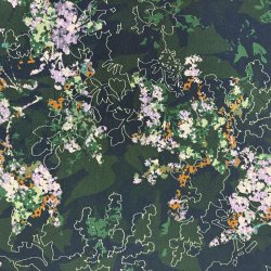 Italiensk silke p grnlig baggrund med blomster pr 0,25 m.