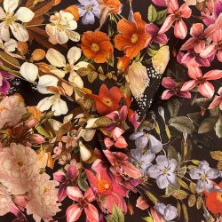 Italiensk viskose/hr med blomster pr 0,25 m.