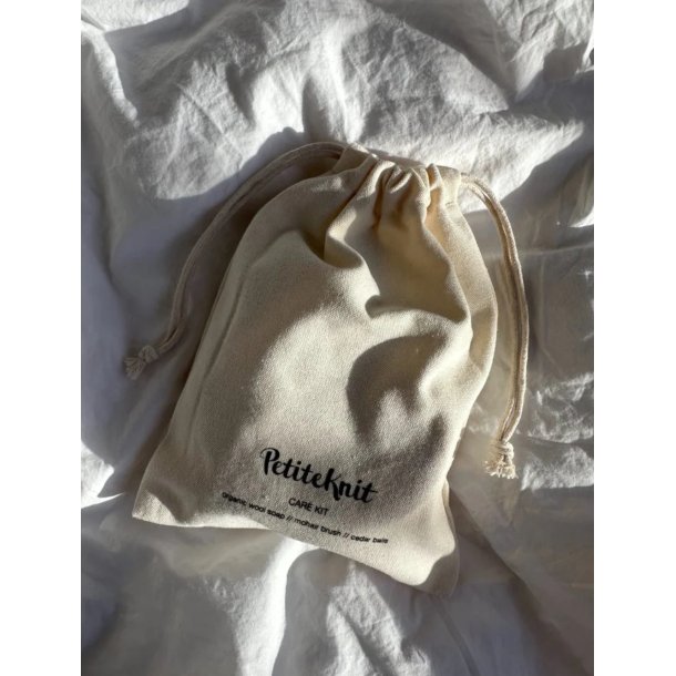 Care Kit fra PetiteKnit