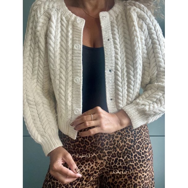 Twist and Shout Cardigan strikkekit fra Popknit