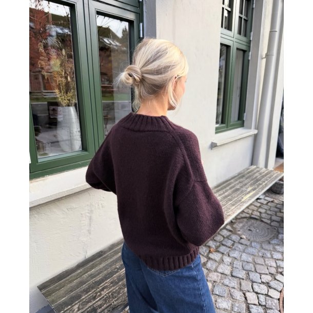 Hannah Sweater V-neck - Strikkekit fra PetiteKnit