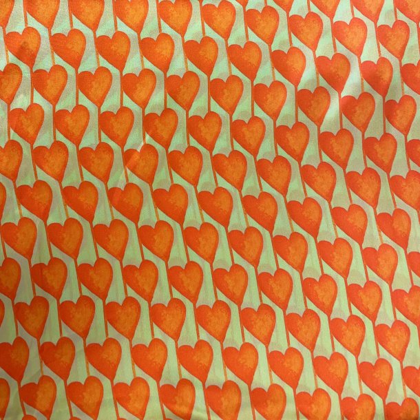 Italiensk silkestof med hjerter pr. 0,25 m