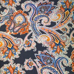 Fast viskose med orientalsk mnster p mrkebl baggrund pr. 0,25 m.