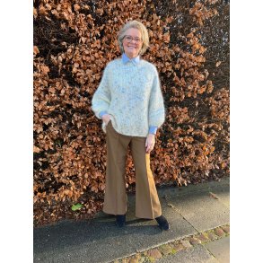 Oversized Raglanbluse - Strikkekit med Bella Color garn by Permin