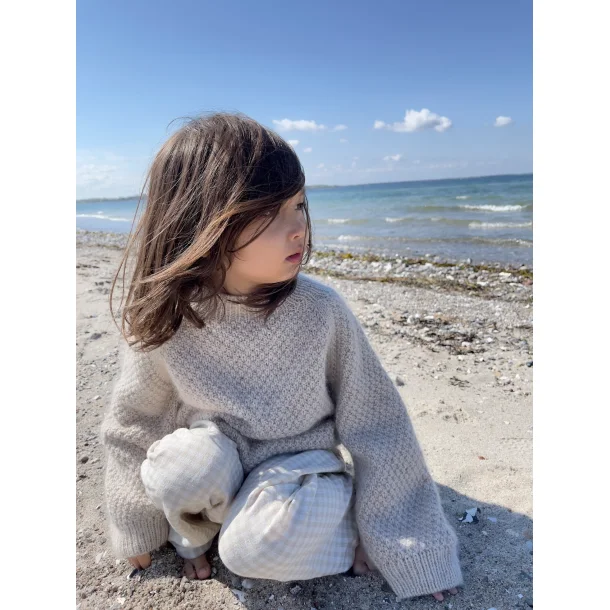 Lille Ppoppo Sweater - Strikkekit fra Aeygoknit