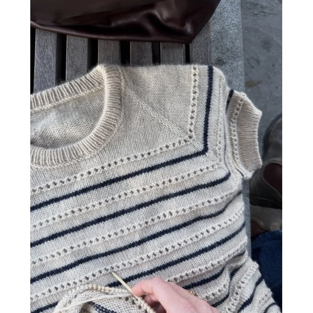 Ida Tee strikkekit fra Petiteknit i Cashmere