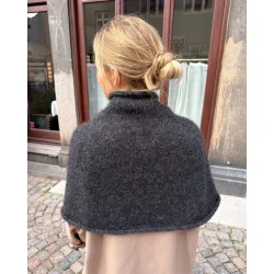 Ivy Cape - Strikkeopskrift fra PetiteKnit