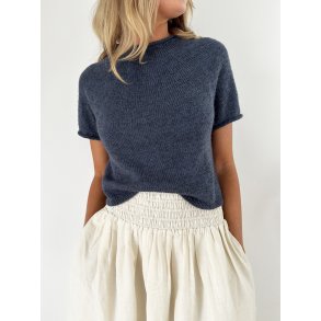 Plain Yoke Tee 22 - Strikkekit fra Lene Holme Samse / Le Knit