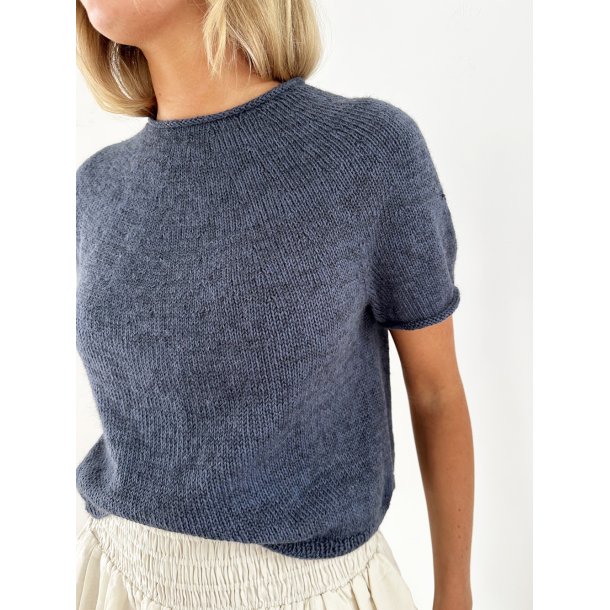 Plain Yoke Tee 22 - Strikkekit fra Lene Holme Samse / Le Knit