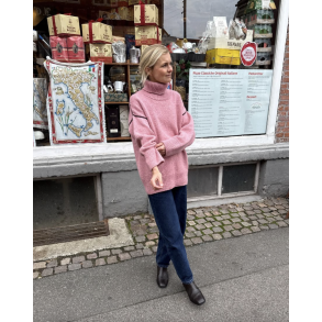 Linea Sweater - Strikkeopskrift fra PetiteKnit 