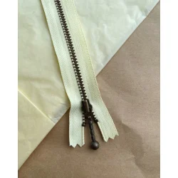 Lynls fra PetiteKnit, 14 cm i flere farver, til bl.a. Honey Purse