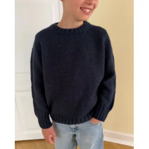 Niels Sweater Junior - Strikkeopskrift fra PetiteKnit