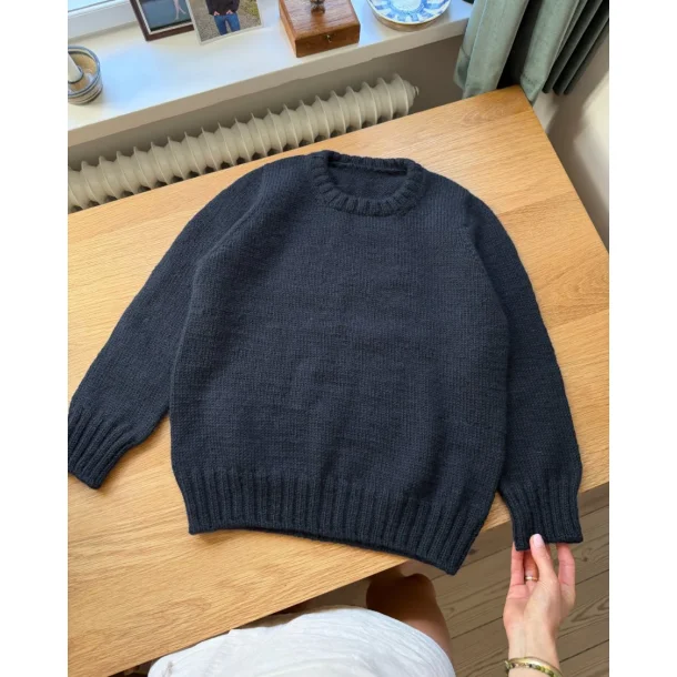Niels Sweater Junior - Strikkekit fra PetiteKnit
