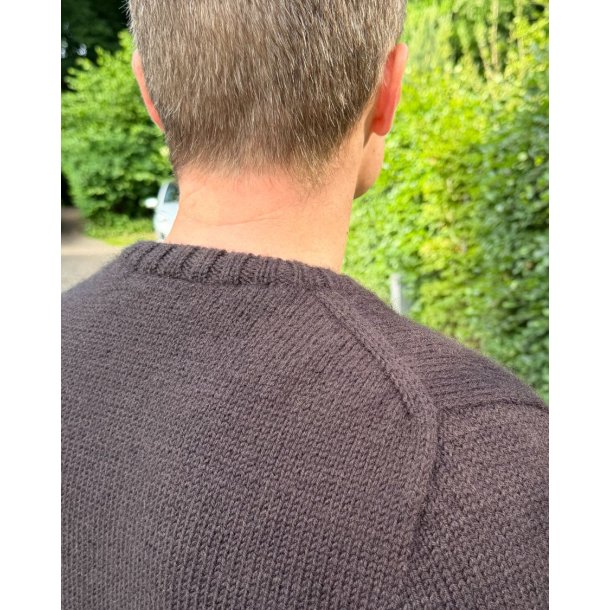 Niels Sweater opskrift fra Petiteknit - Forudbestil