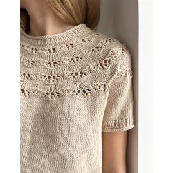 Noomi Tee - Strikkeopskrift fra Le Knit