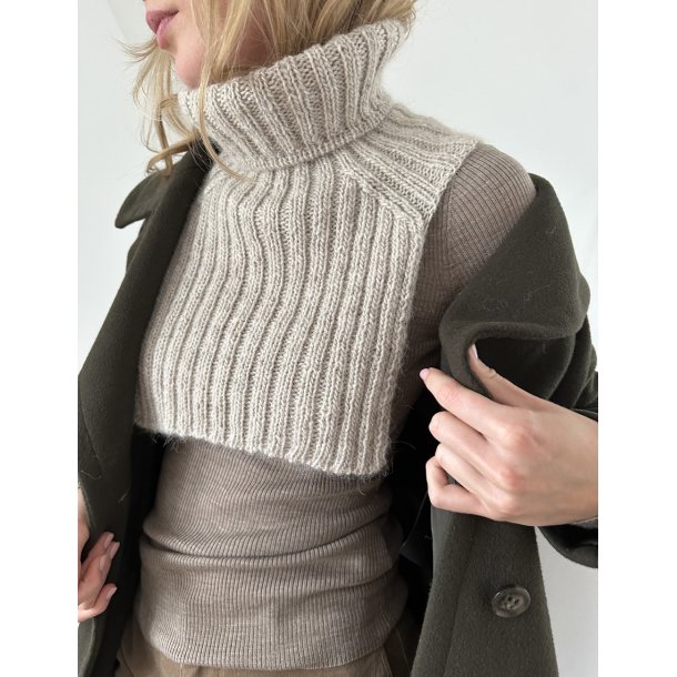 Note Rib Neck - Strikkekit fra Le Knit.