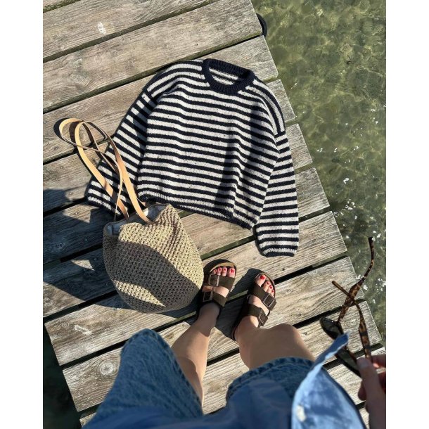 Olga Sweater - Strikkeopskrift fra Petiteknit