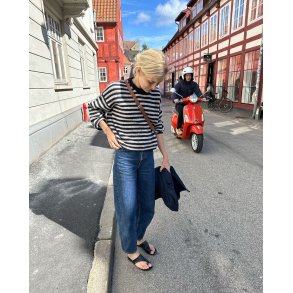 Olga Sweater - Strikkeopskrift fra Petiteknit