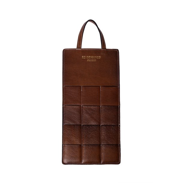 Project 127 - Str�mpepindeetui - Walnut