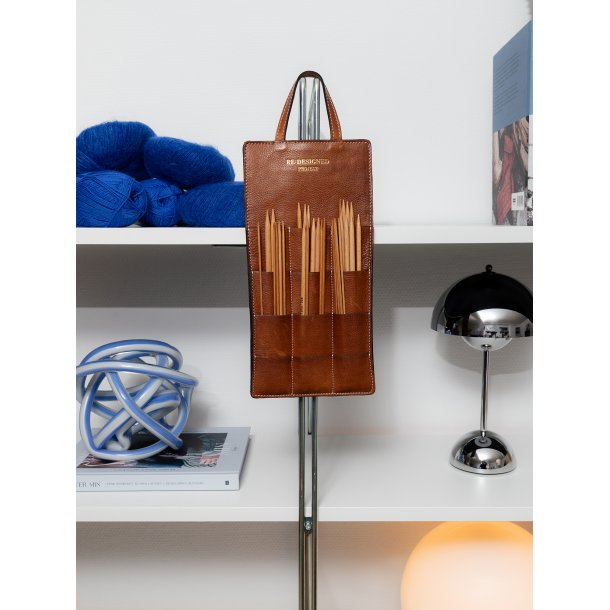 Project 127 - Str�mpepindeetui - Walnut