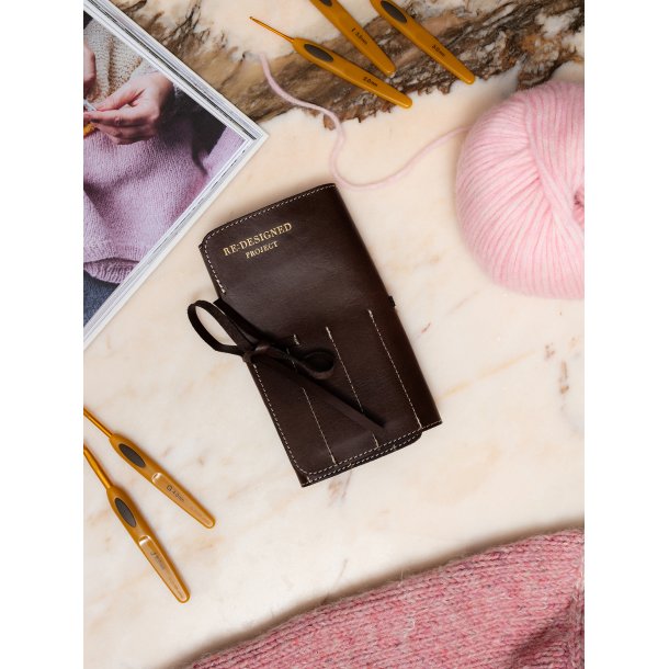 Project 130 - Etui H�klen�le - Dark Brown