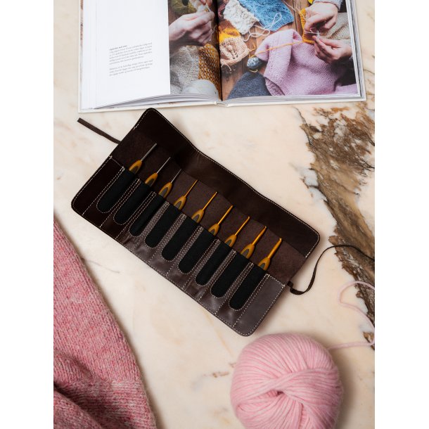 Project 130 - Etui H�klen�le - Dark Brown