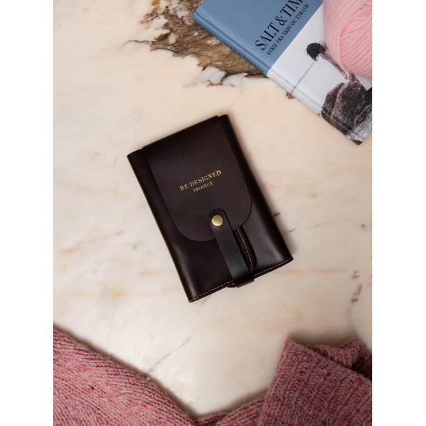Project 131 - pindeetui - Dark Brown