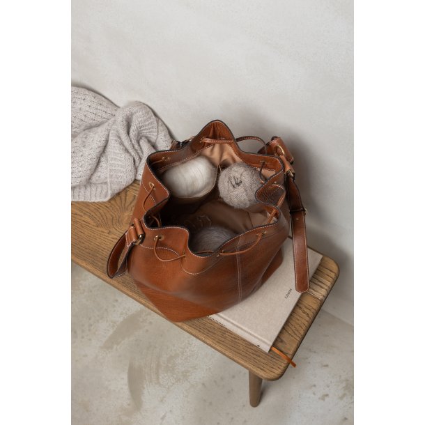 PROJECT 20 - Projekttaske i Walnut 