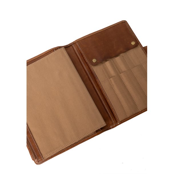 PROJECT 67 pindeetui, Walnut 