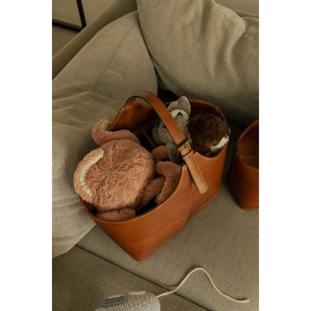 PROJECT 72 - Stor lderspand, Walnut