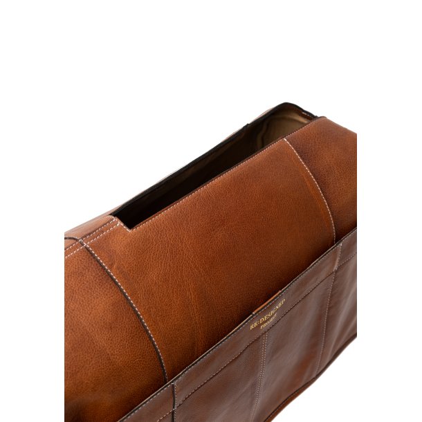 Project 84, Ldercover til symaskinen, Walnut