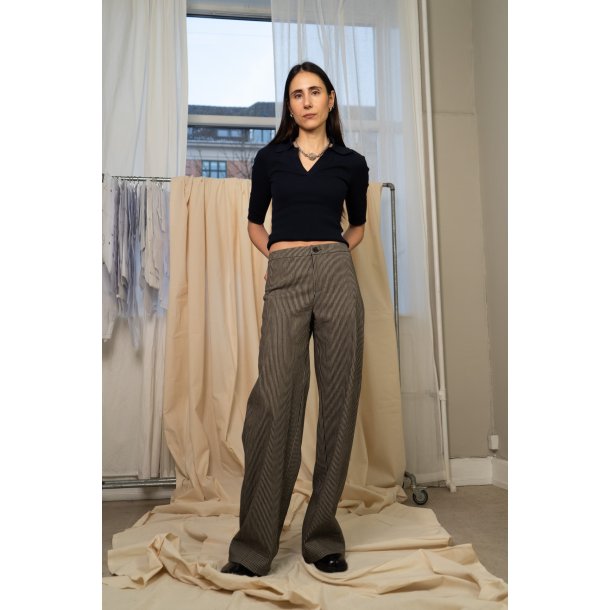 Peachy Pants - Puff and Pencil