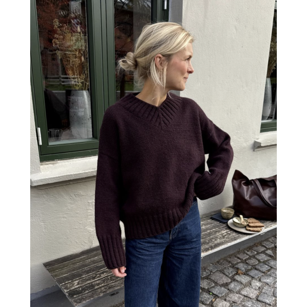 Hannah Sweater V-neck - Strikkeopskrift fra PetiteKnit