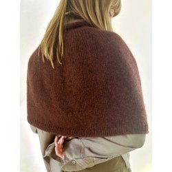 Plain Yoke Poncho - Strikkekit fra Le Knit / Lene Holme Samse