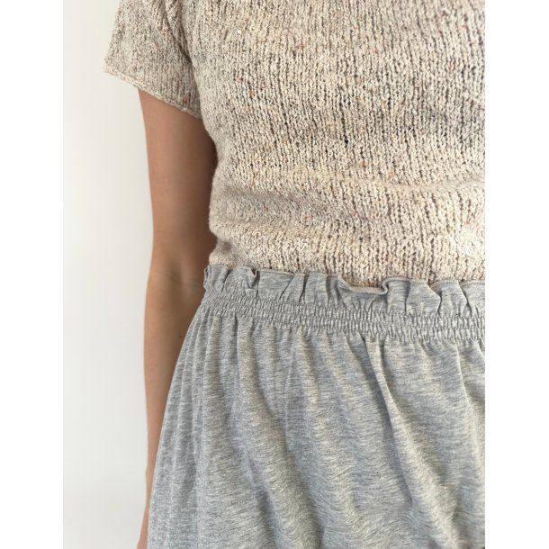 Plain Yoke Tee 19 - Strikkekit fra Le Knit