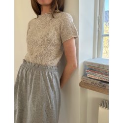 Plain Yoke Tee 19 - Strikkekit fra Le Knit