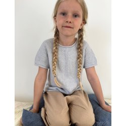 Plain Yoke Tee 20 junior - Strikkekit fra Le Knit / Lene Holme Samse