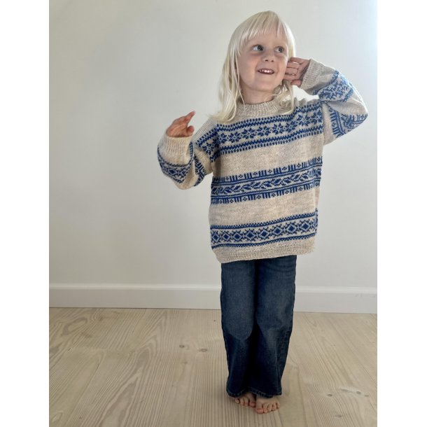 Porcelain Sweater Junior i Tynn Peer Gynt - strikkekit med opskrift fra LeKnit / Lene Holme Sams