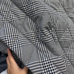 Quiltet polyester med sm tern - pr. 0,25 meter 