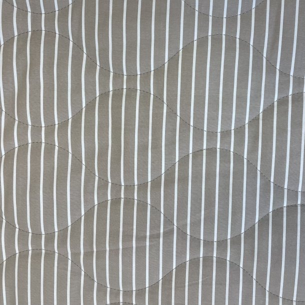 Quiltet stof med striber i brun pr. 0,25 m