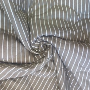 Quiltet stof med striber i brun pr. 0,25 m