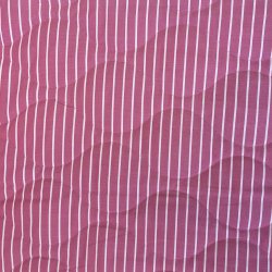 Quiltet stof med striber i pink pr. 0,25 m