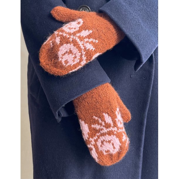 Rosie Mittens -  Strikkekit fra Le Knit LHS82