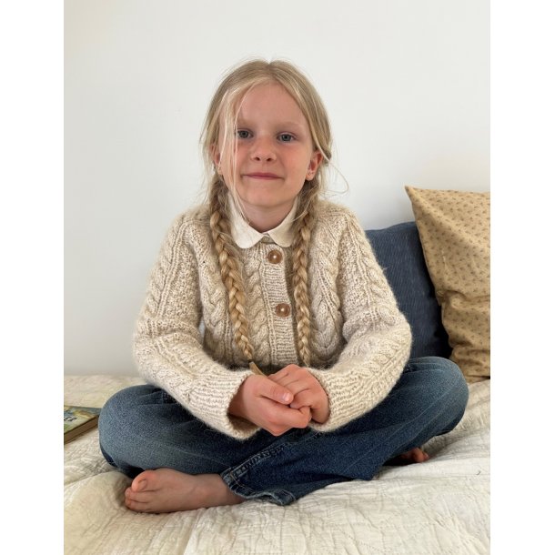 Siri Cardigan Junior - Strikkekit fra Le Knit