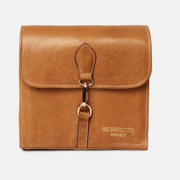 PROJECT 93 - Rundpindeetui Burned Tan/gold