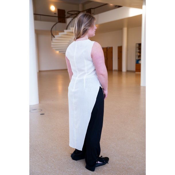 SLASH Dress med Cap Sleeves - Puff and pencil